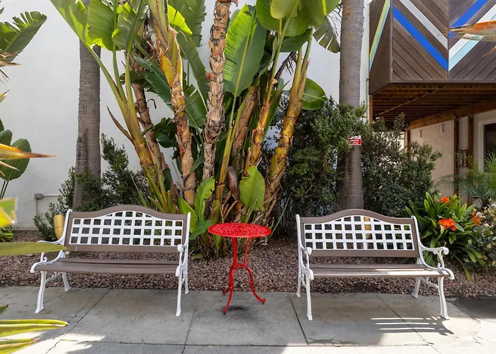 Los Angeles' Top Affordable Beach Hotels