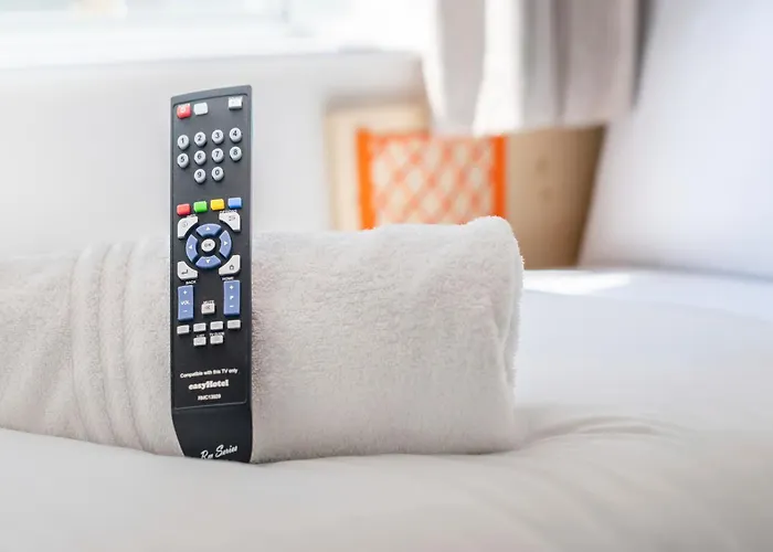 Top Cheap Day Use Hotels Near Vibrant Croydon