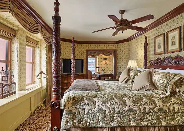 Top Hotels Offering Breathtaking Mountain Views in Denver