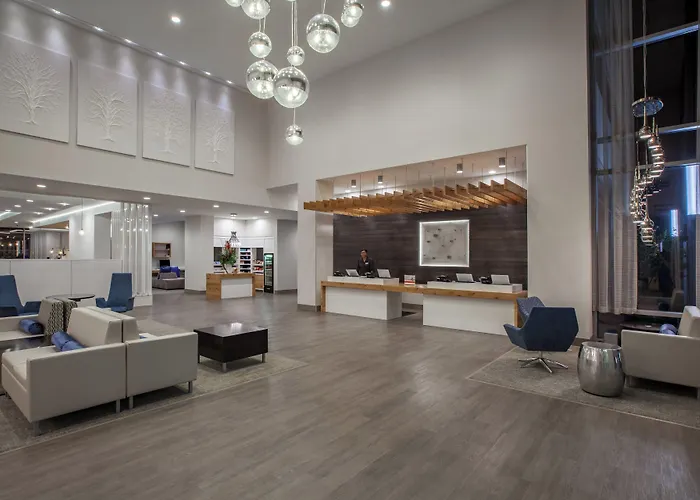 Top Hotels with Shuttle to Cleveland Clinic